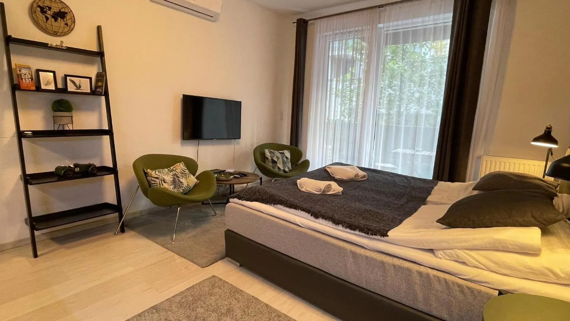 Bright Harmony Apartment Close To Downtown Budapest Hungary