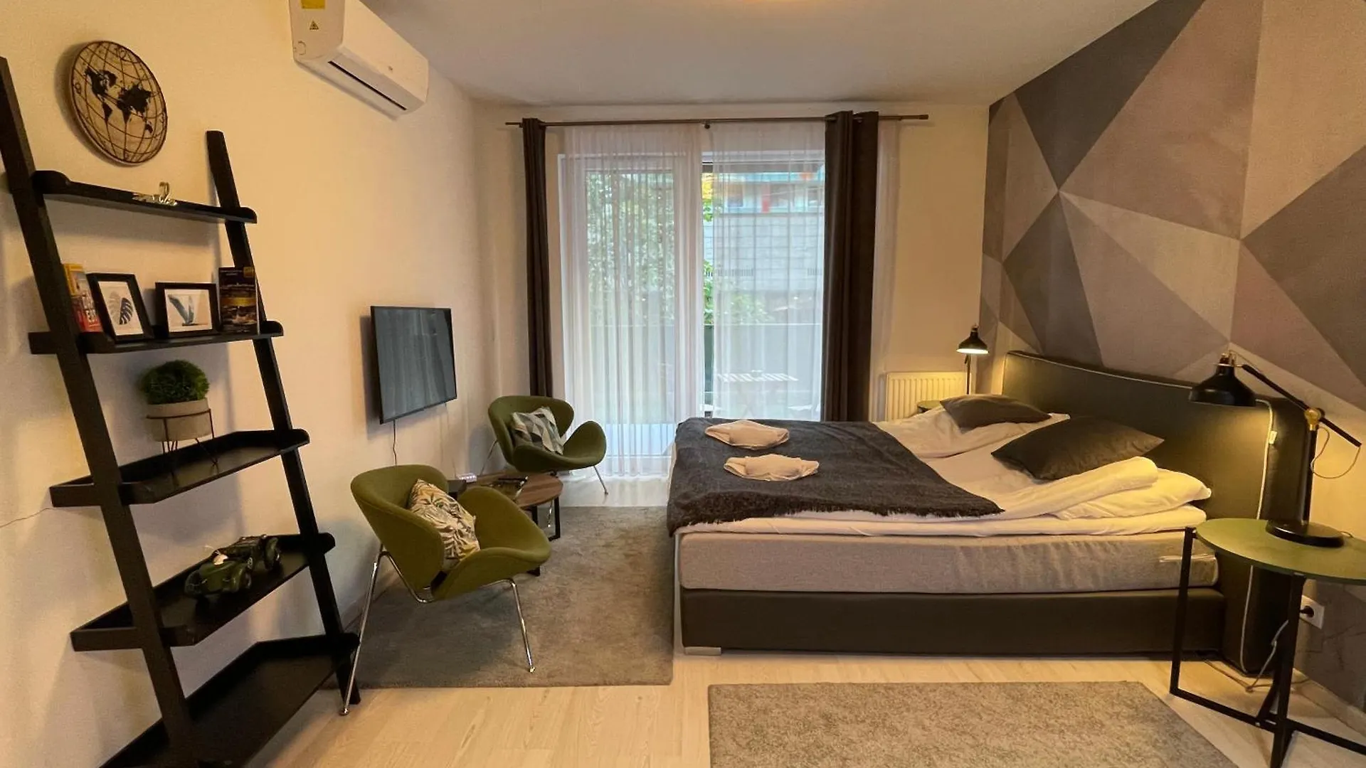 Bright Harmony Apartment Close To Downtown Budapest