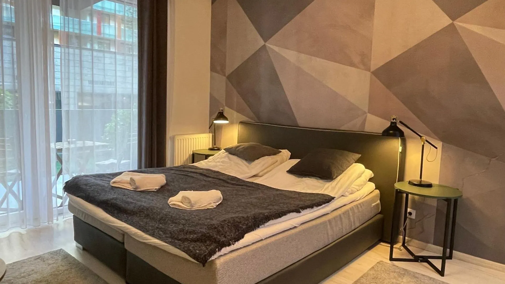 Bright Harmony Apartment Close To Downtown Budapest